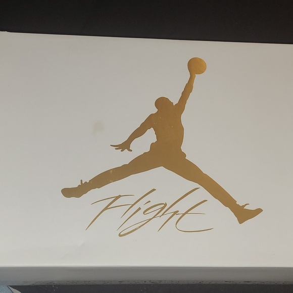 New Never Worn Womens Jordan Retro 4 White And Gold - Picture 4 of 4